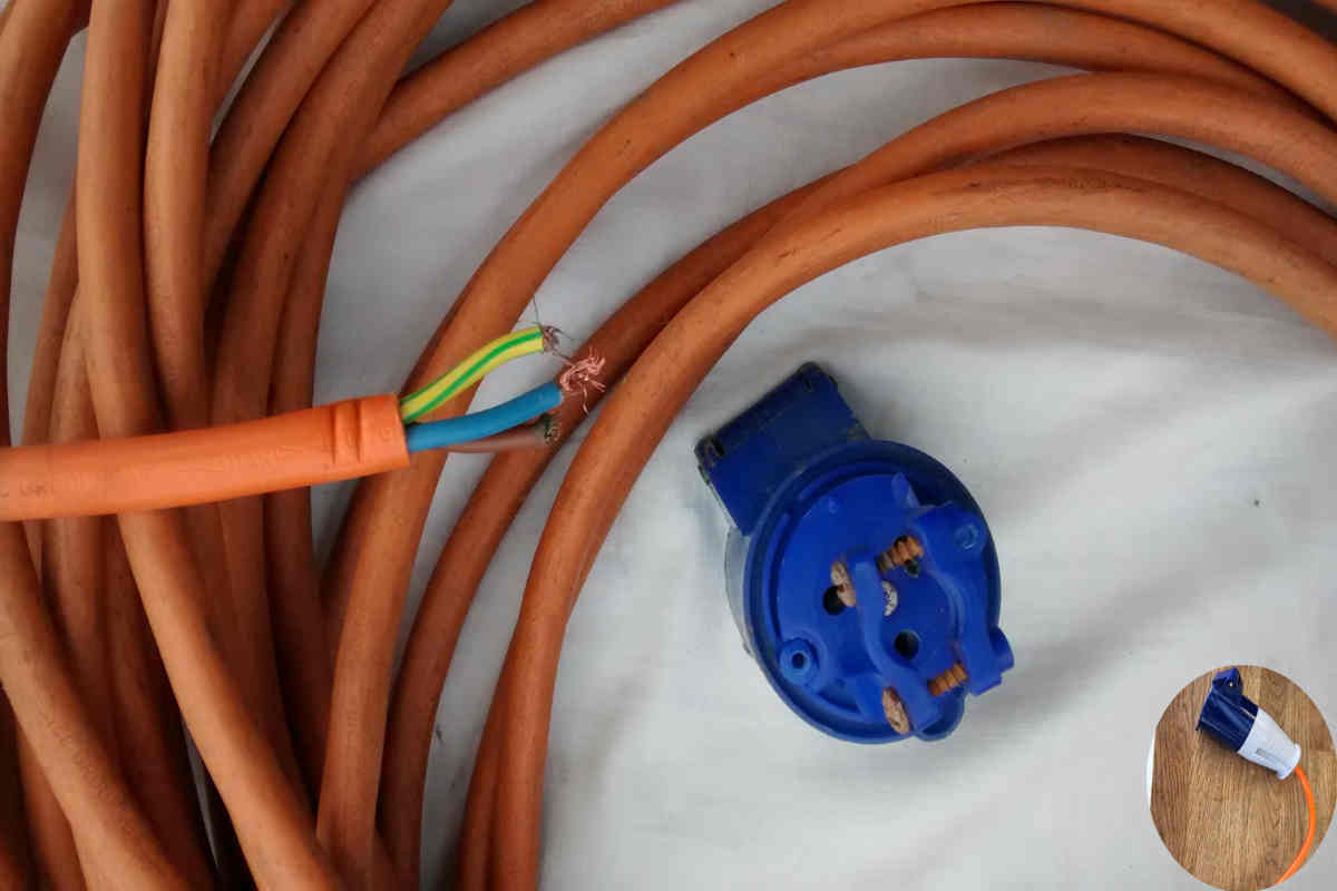 can i plug my caravan into house mains