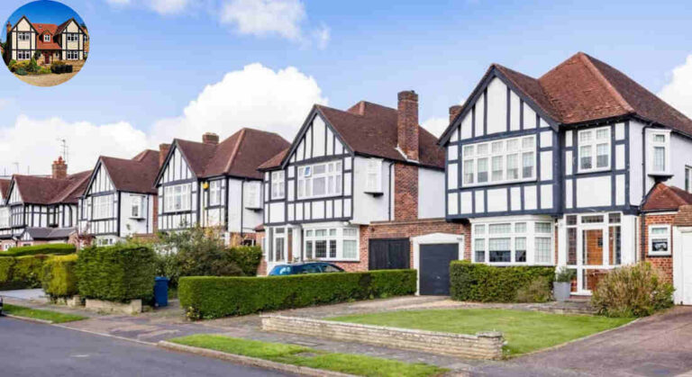what is a linked house