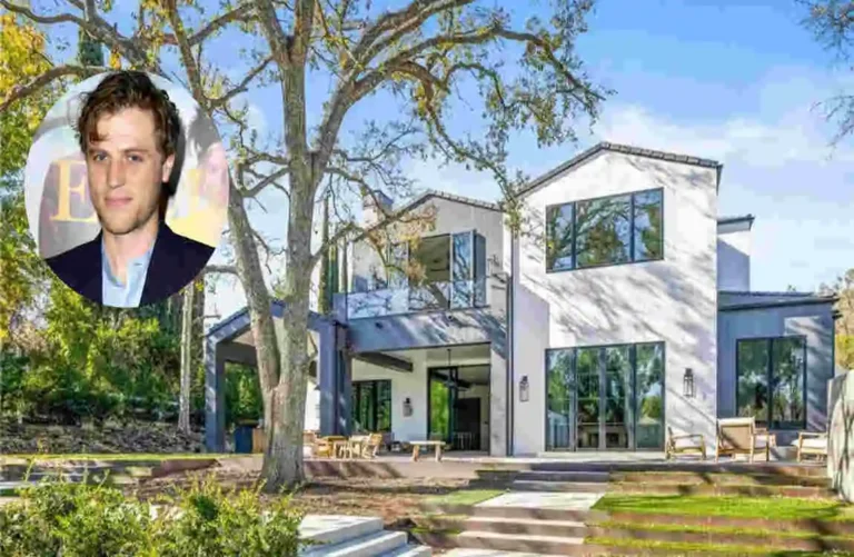 What Makes Johnny Flynn’s House a Design Icon? Johnny Flynn's House