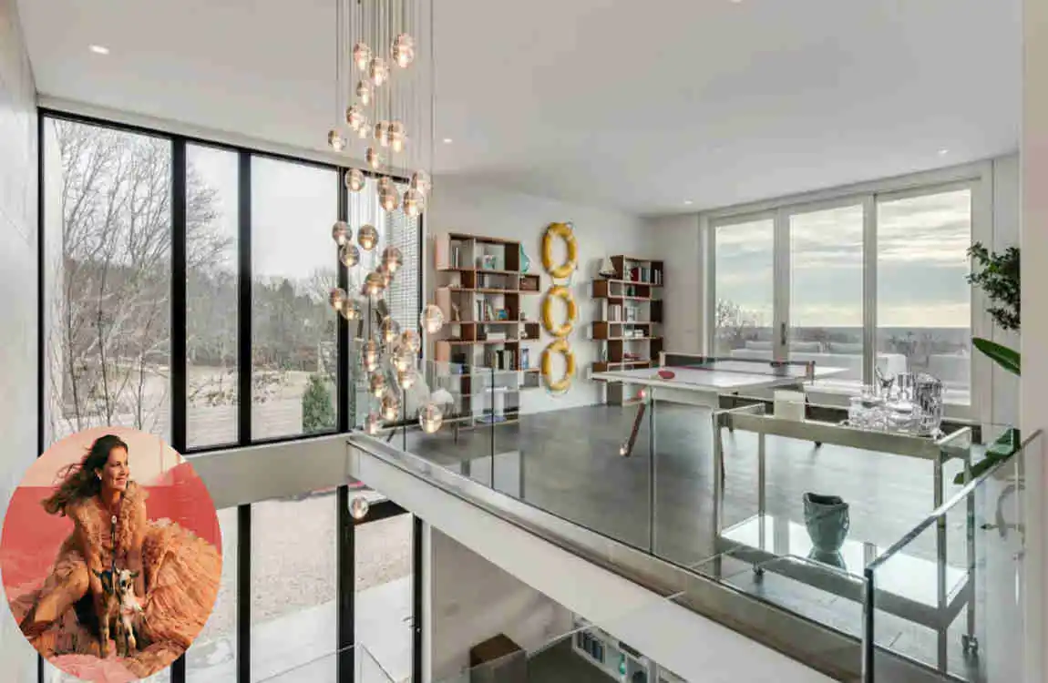 Julia Lemigova house