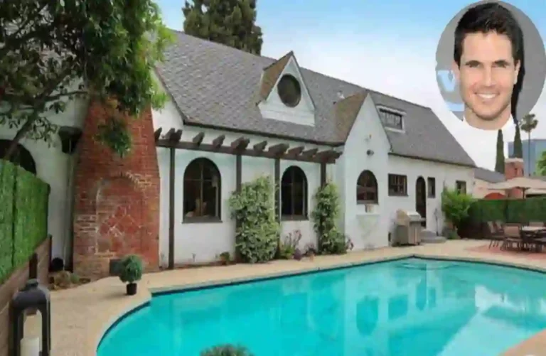 Robbie Amell's house