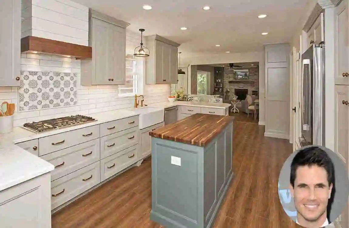 Robbie Amell's house