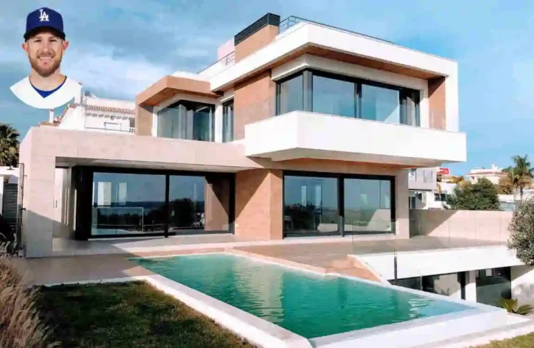 Max Muncy House
